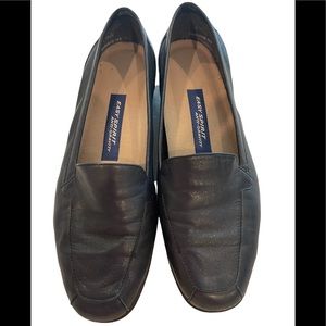 EASY SPIRIT ANTI GRAVITY SOFT DARK BLUE LEATHER FLATS, SIZE 8 1/2